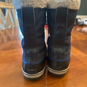 Sorel boys snow boots